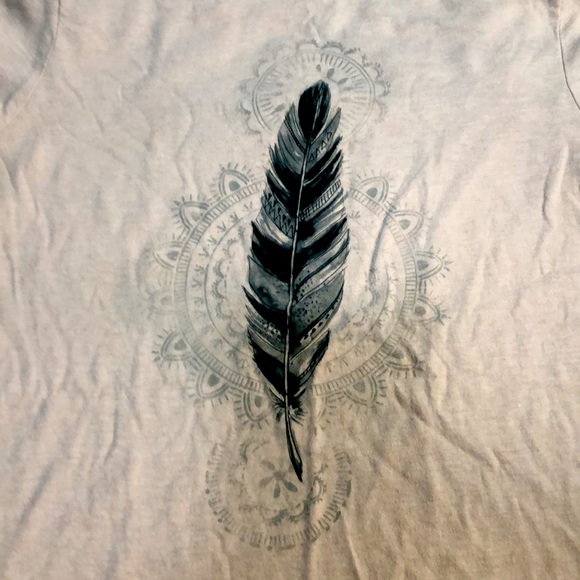 Size large Free State t-shirt with feather on front - Picture 2 of 3
